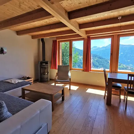 Meleze In Sonniger Lage Mit Schoenem Ausblick , Fuer 6 Personen بيت للعطل