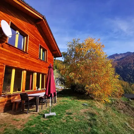 Meleze In Sonniger Lage Mit Schoenem Ausblick , Fuer 6 Personen بيت للعطل *