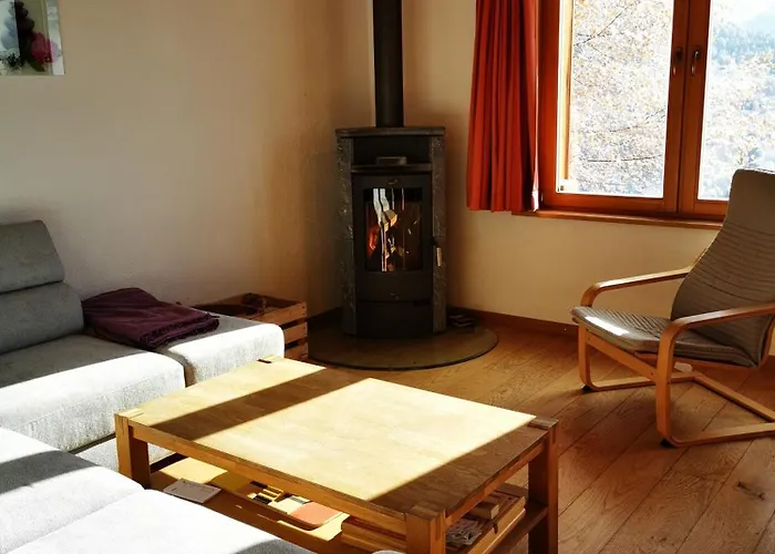 Meleze In Sonniger Lage Mit Schoenem Ausblick , Fuer 6 Personen Dom wakacyjny Mase