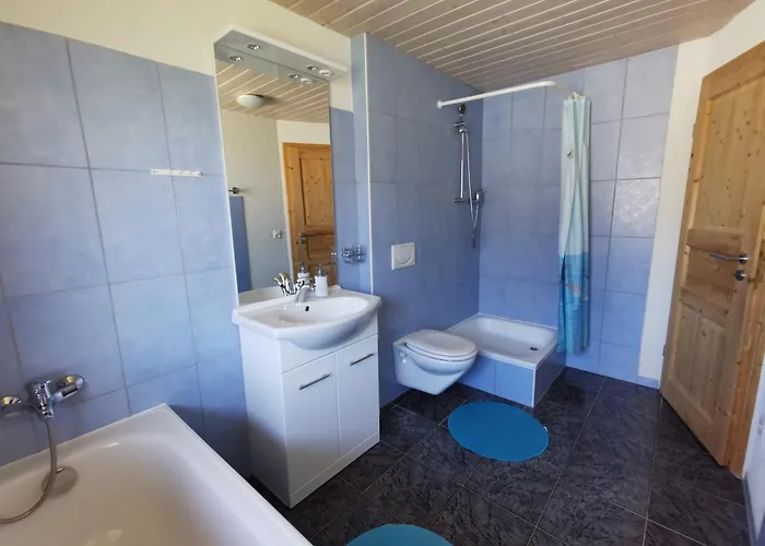 Meleze In Sonniger Lage Mit Schoenem Ausblick , Fuer 6 Personen بيت للعطل *