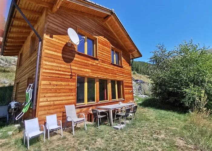 Meleze In Sonniger Lage Mit Schoenem Ausblick , Fuer 6 Personen Mase
