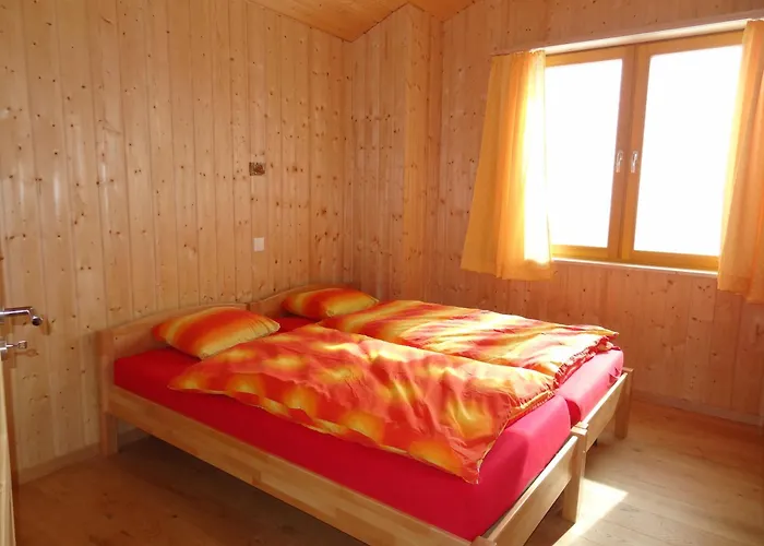 بيت للعطل Meleze In Sonniger Lage Mit Schoenem Ausblick , Fuer 6 Personen *