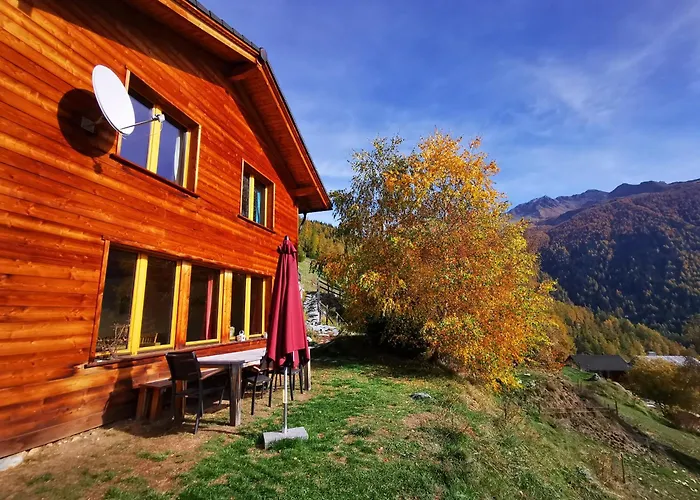 Meleze In Sonniger Lage Mit Schoenem Ausblick , Fuer 6 Personen بيت للعطل *
