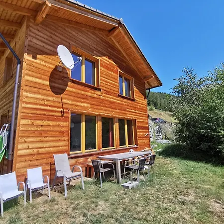 Meleze In Sonniger Lage Mit Schoenem Ausblick , Fuer 6 Personen Mase