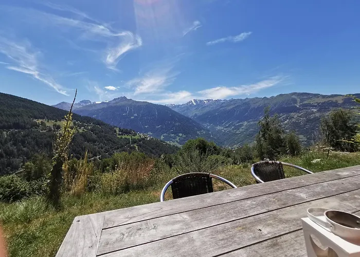 Semesterbostad Meleze In Sonniger Lage Mit Schoenem Ausblick , Fuer 6 Personen *