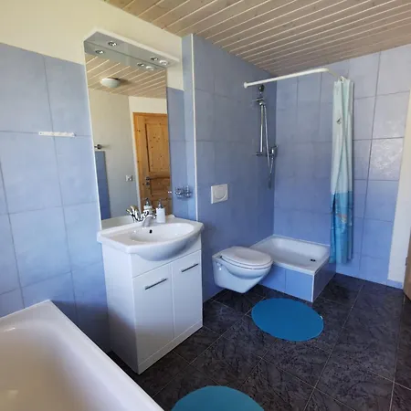 Meleze In Sonniger Lage Mit Schoenem Ausblick , Fuer 6 Personen Semesterbostad *