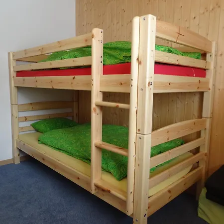 Meleze In Sonniger Lage Mit Schoenem Ausblick , Fuer 6 Personen *